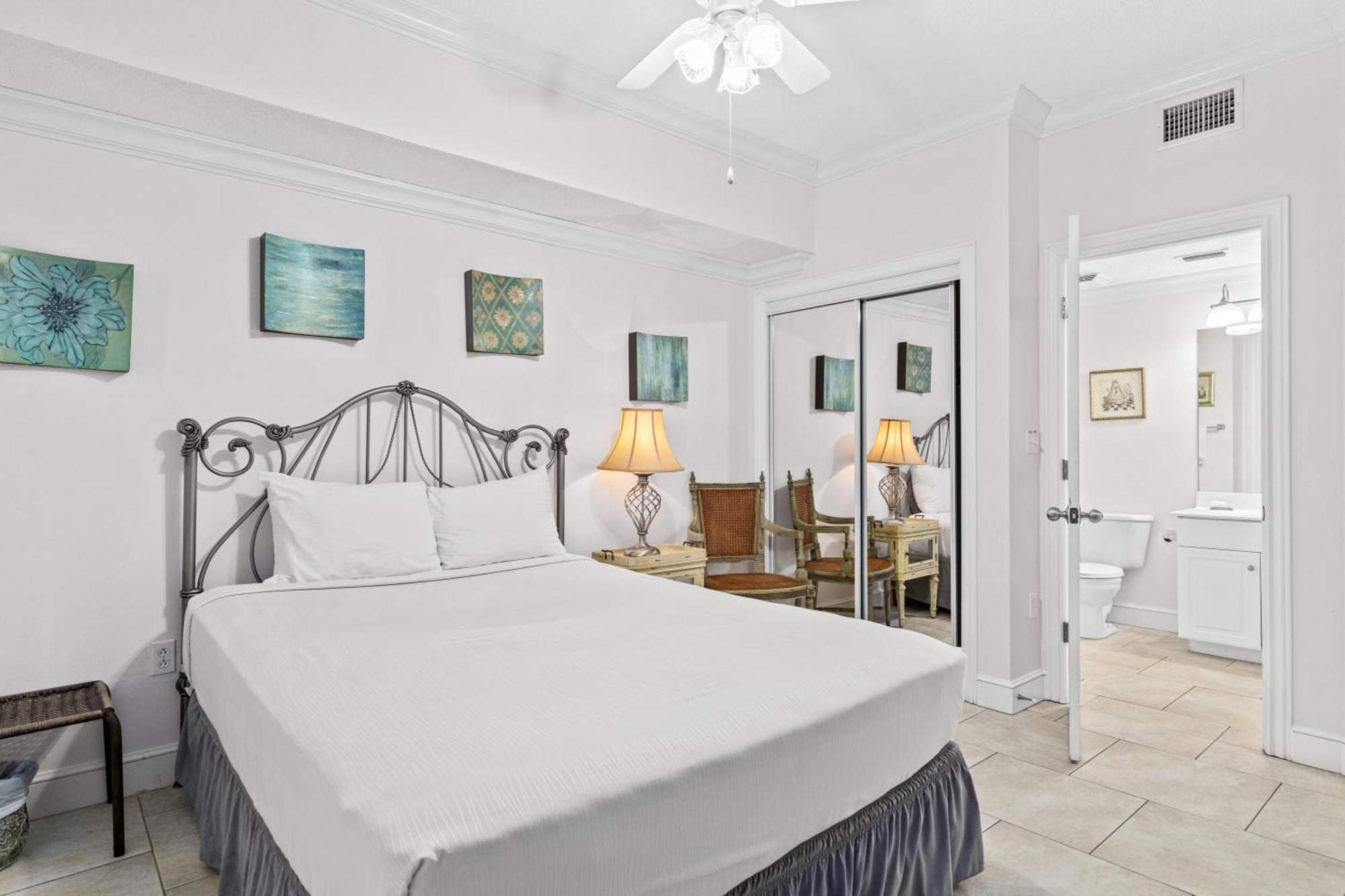 Official Majestic Beach Resort - Over 60 Units - All Ocean Front, Panama City Beach, Fl 部屋 写真