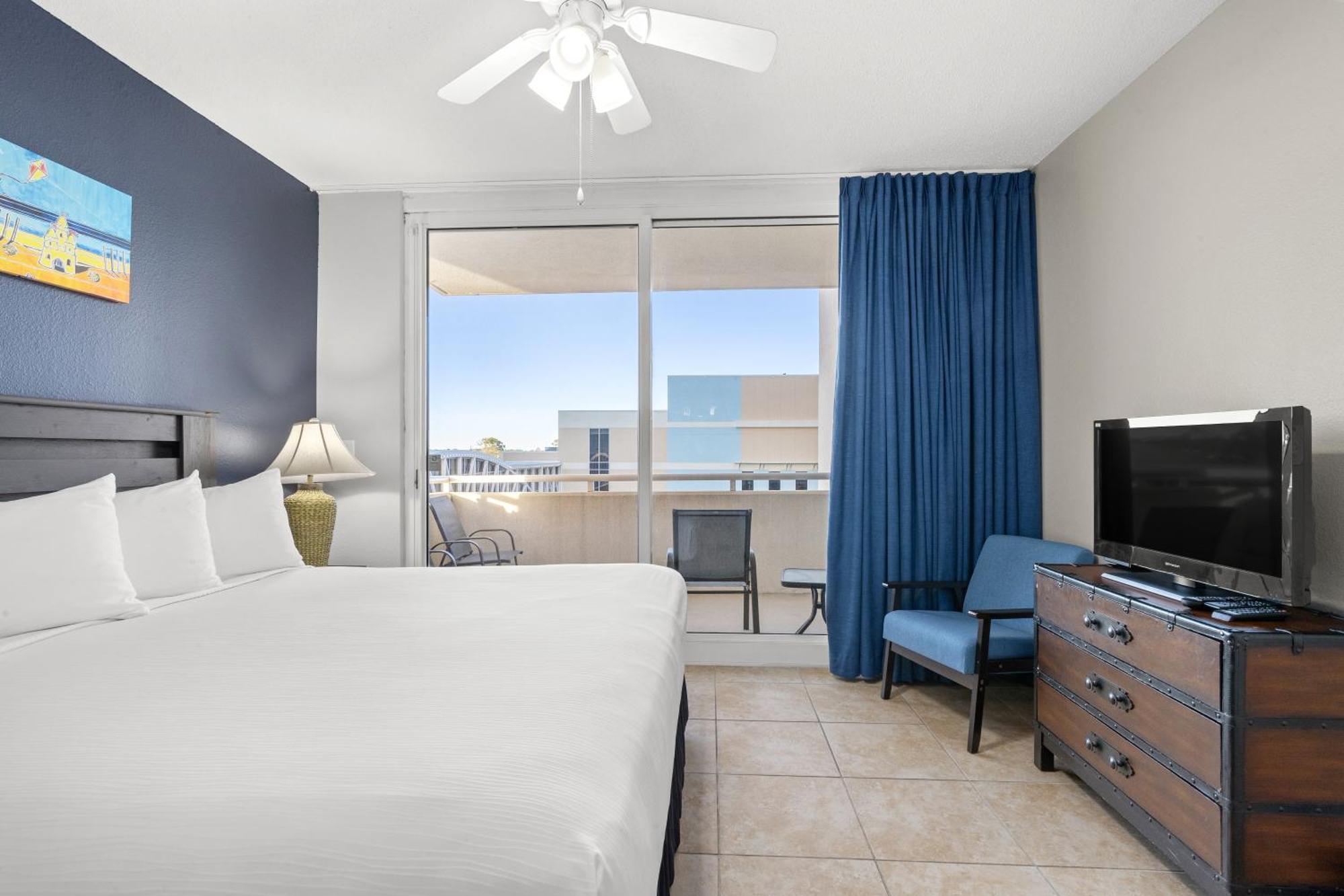 Official Majestic Beach Resort - Over 60 Units - All Ocean Front, Panama City Beach, Fl 部屋 写真