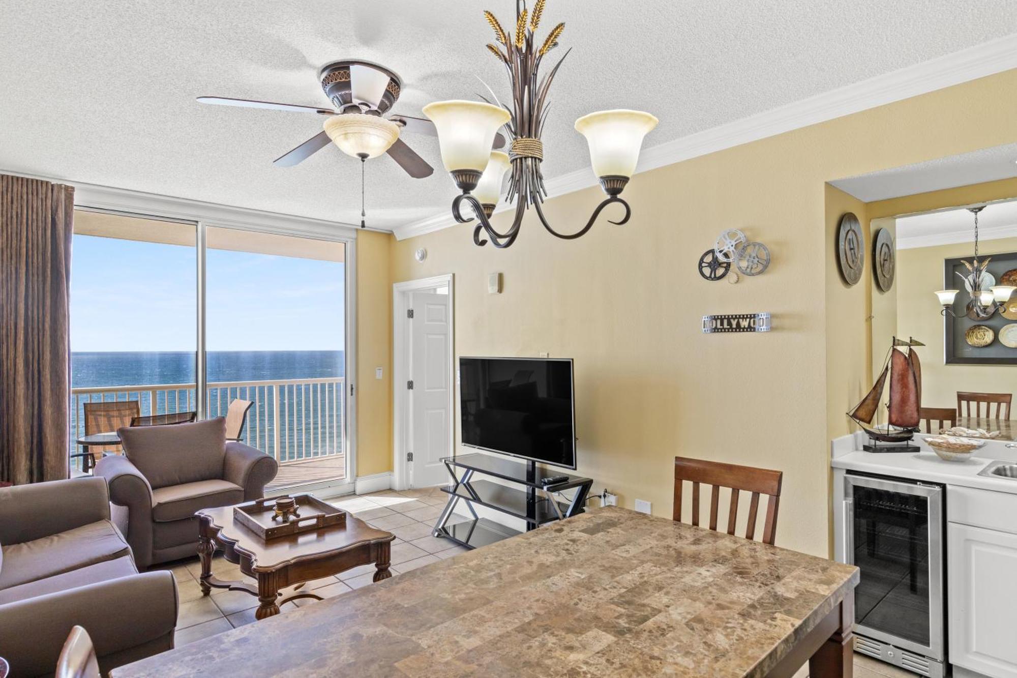 Official Majestic Beach Resort - Over 60 Units - All Ocean Front, Panama City Beach, Fl 部屋 写真