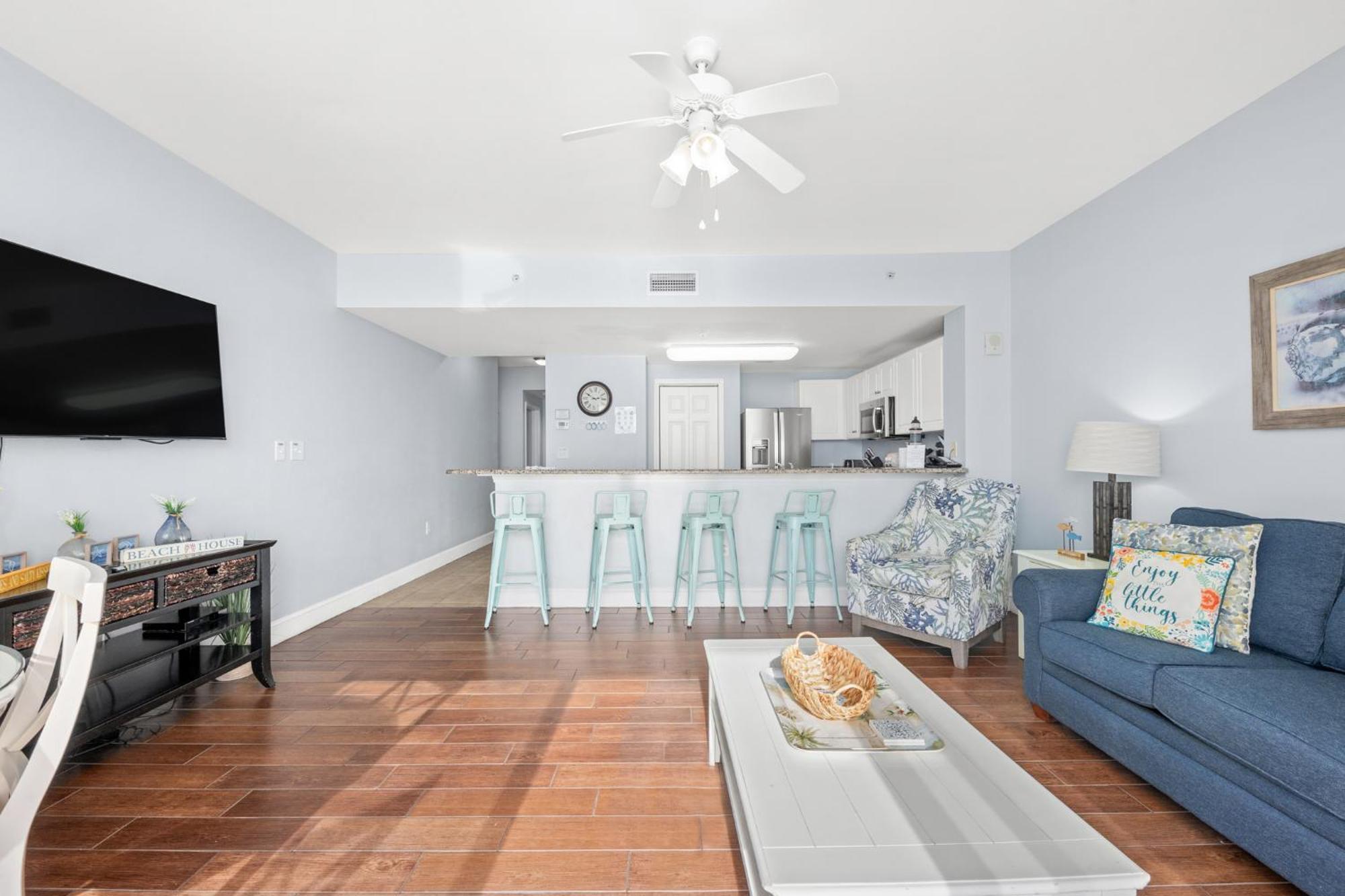 Official Majestic Beach Resort - Over 60 Units - All Ocean Front, Panama City Beach, Fl 部屋 写真